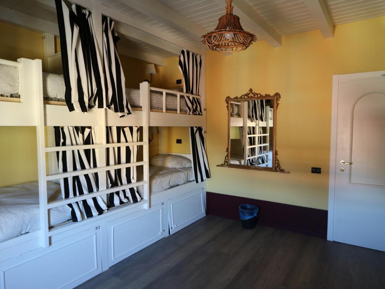 Grand Hostel Coconut Милан Экстерьер фото