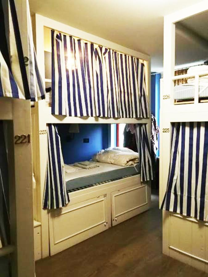 Grand Hostel Coconut Милан Экстерьер фото